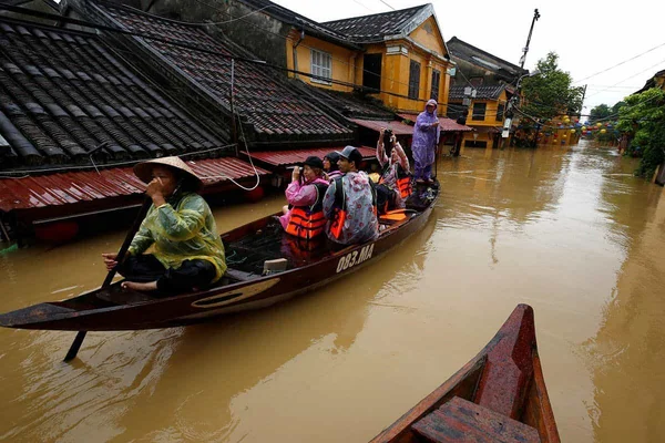 image3 - Mơ thấy nước lũ đánh con gì? Ý nghĩa khi mơ thấy nước lũ?